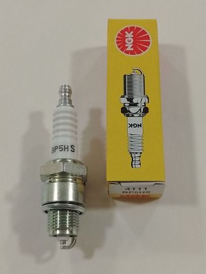 Свічка запалювання NGK BP5HS (аналог A-14B)